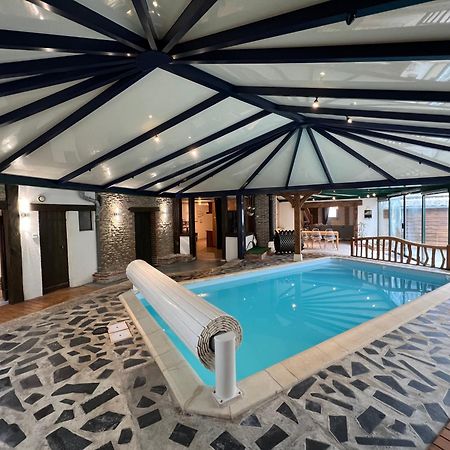 Rigolet Maison En Ville Avec Piscine Interieure Le Controis-en-Sologne Exterior photo